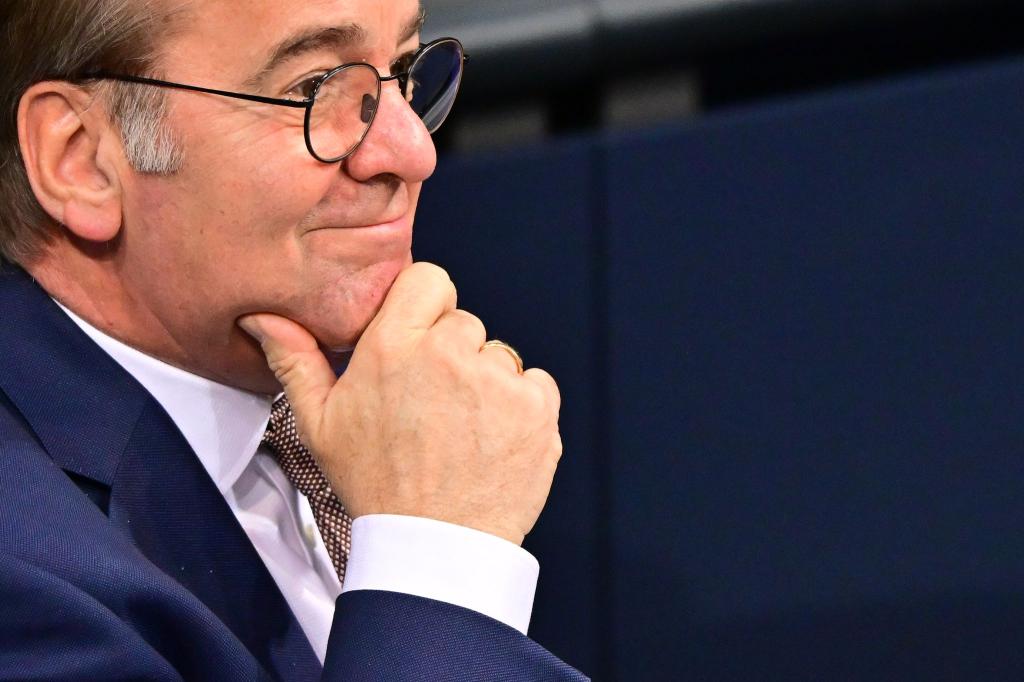 Bundestag billigt Wehrdienstgesetz - Foto: Christophe Gateau/dpa