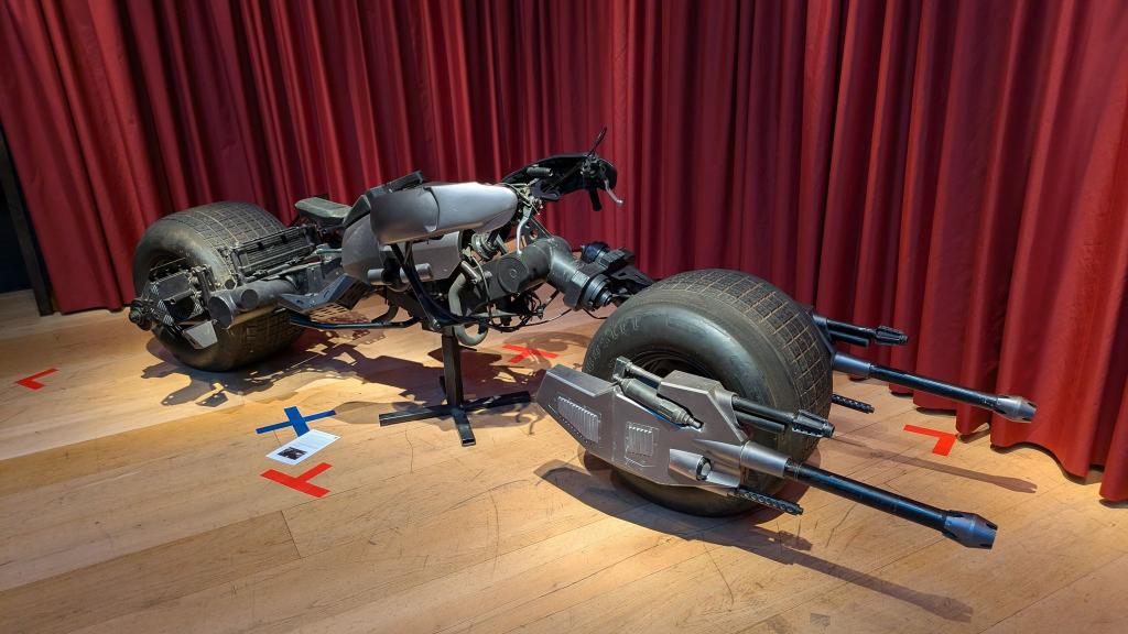 Das ikonische Motorrad von Superheld Batman aus den Filmen 