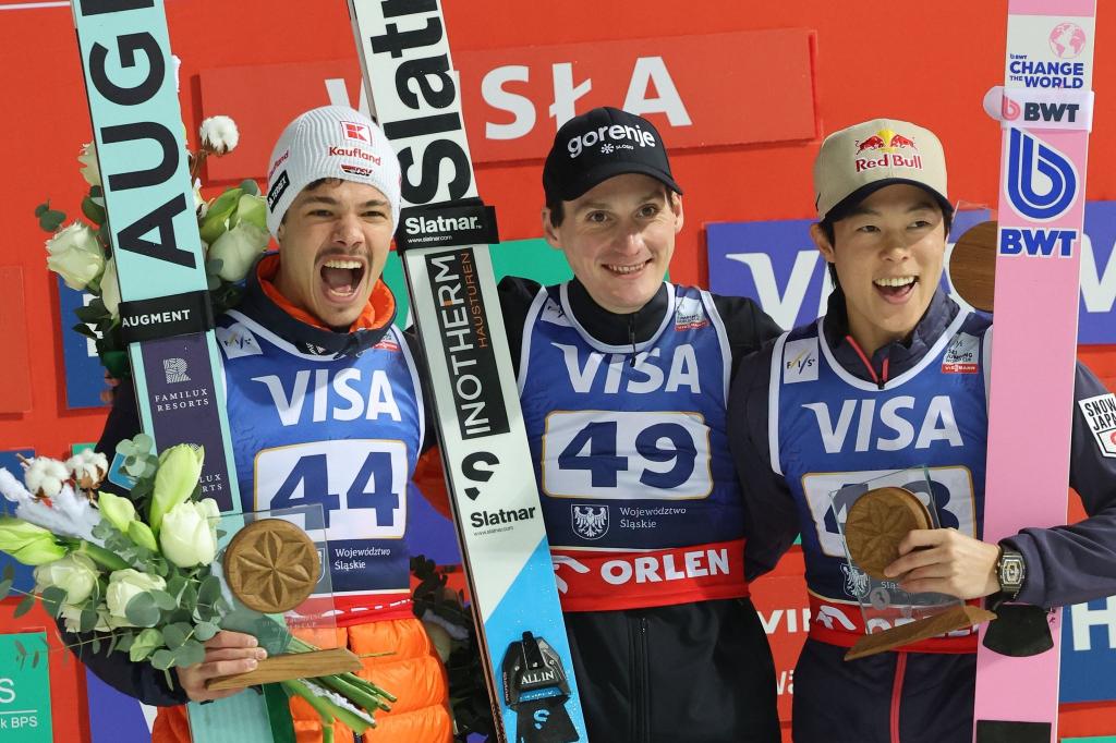 Neuer Hoffnungsträger der deutschen Skispringer: Philipp Raimund (l). - Foto: Grzegorz Momot/PAP/dpa