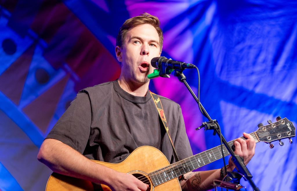 Mit seinem Ohrwurm «Wackelkontakt» schaffte es Oimara an die Spitze der Single-Jahrescharts. (Archivbild) - Foto: Leonie Asendorpf/dpa