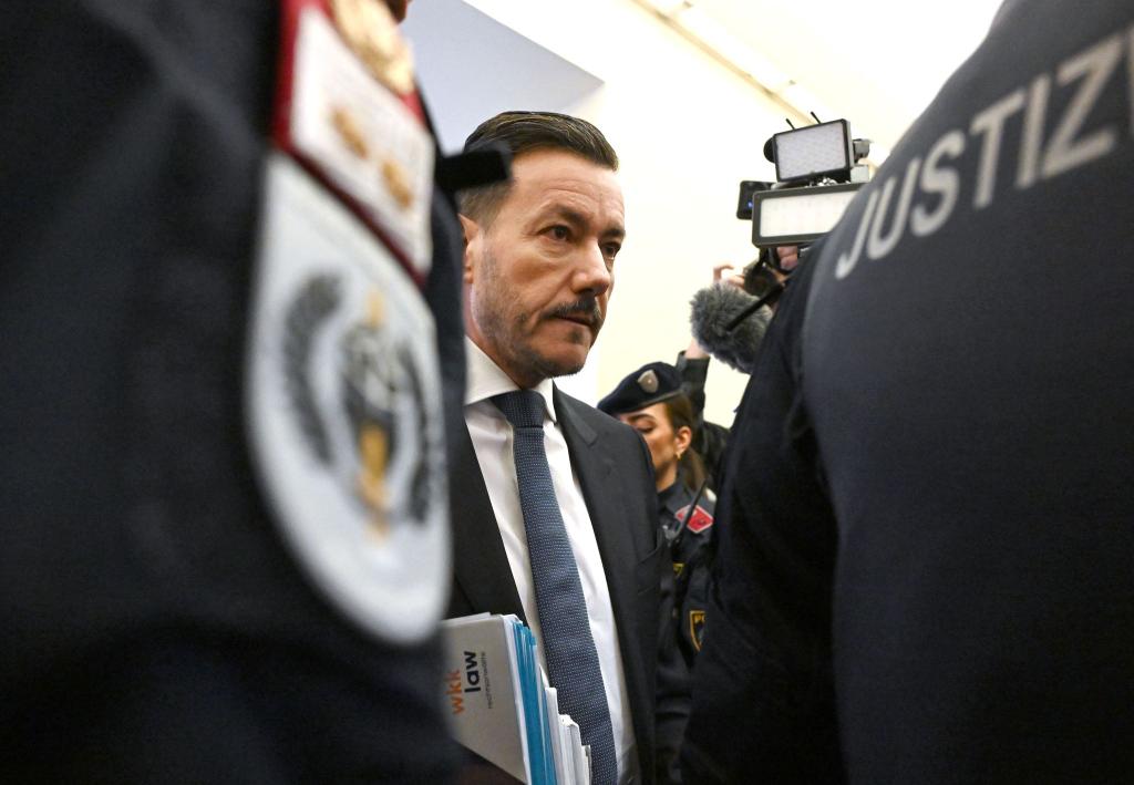 Der österreichische Investor und eine Mitangeklagte müssen sich wegen des Verdachts der Gläubigerschädigung verantworten. (Archivbild) - Foto: Barbara Gindl/APA/dpa