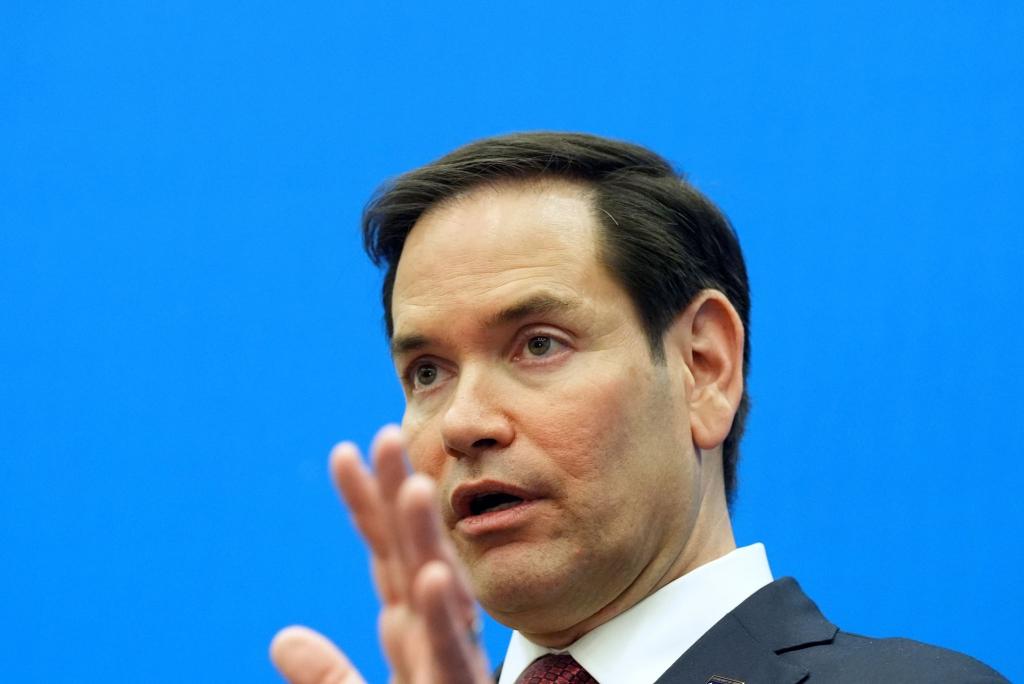 US-Außenminister Marco Rubio will, dass Dokumente seiner Abteilung wieder mit der Serifen-Schriftart Times New Roman verfasst sind. (Archivbild) - Foto: Jacquelyn Martin/Pool AP/dpa
