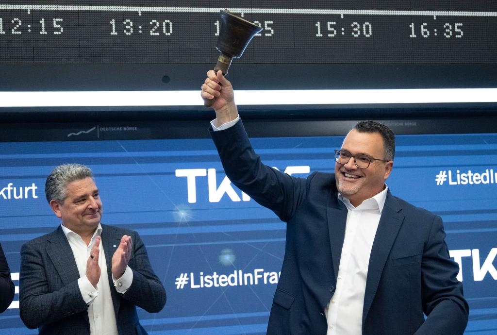 In Deutschland wagten sich in diesem Jahr vergleichsweise wenige Unternehmen an die Börse - aber drei der Neulinge zählen zu den größten europäischen Börsengängen 2025: unter anderem der des Marineschiffbauers TKMS. (Archivbild) - Foto: Boris Roessler/dpa