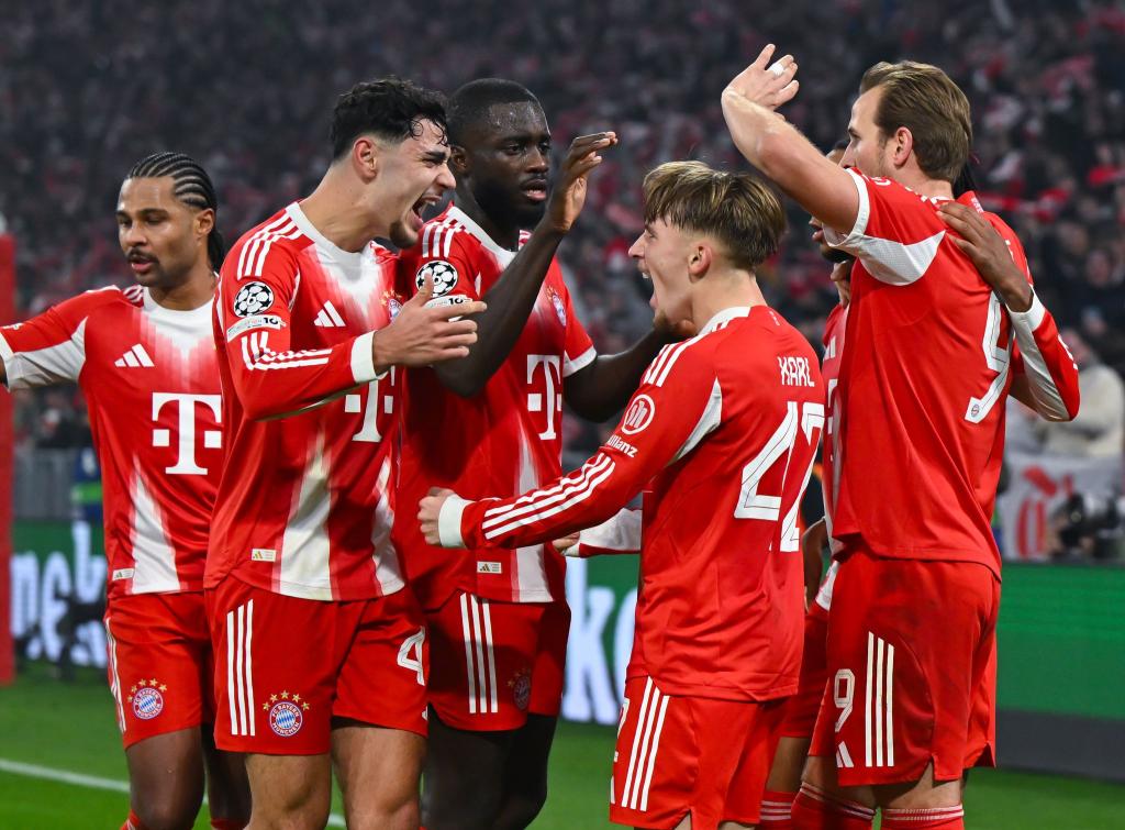 Der FC Bayern jubelt weiter über Tore von Lennart Karl (m). - Foto: Sven Hoppe/dpa