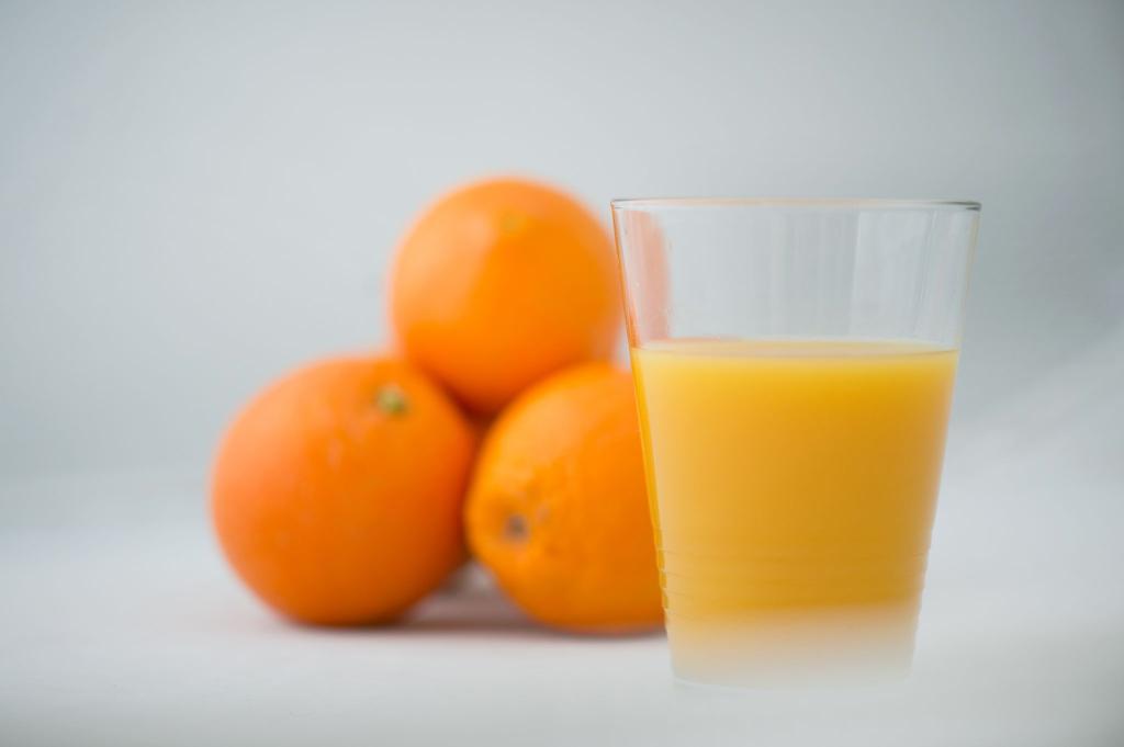 Orangensaft ist in den vergangenen Jahren teurer geworden. - Foto: Arno Burgi/dpa-Zentralbild/dpa