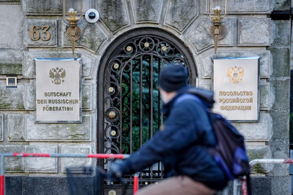 Die Bundesregierung ordnet dem russischen Militärgeheimdienstes GRU konkret zwei hybride Angriffe zu. - Foto: Kay Nietfeld/dpa