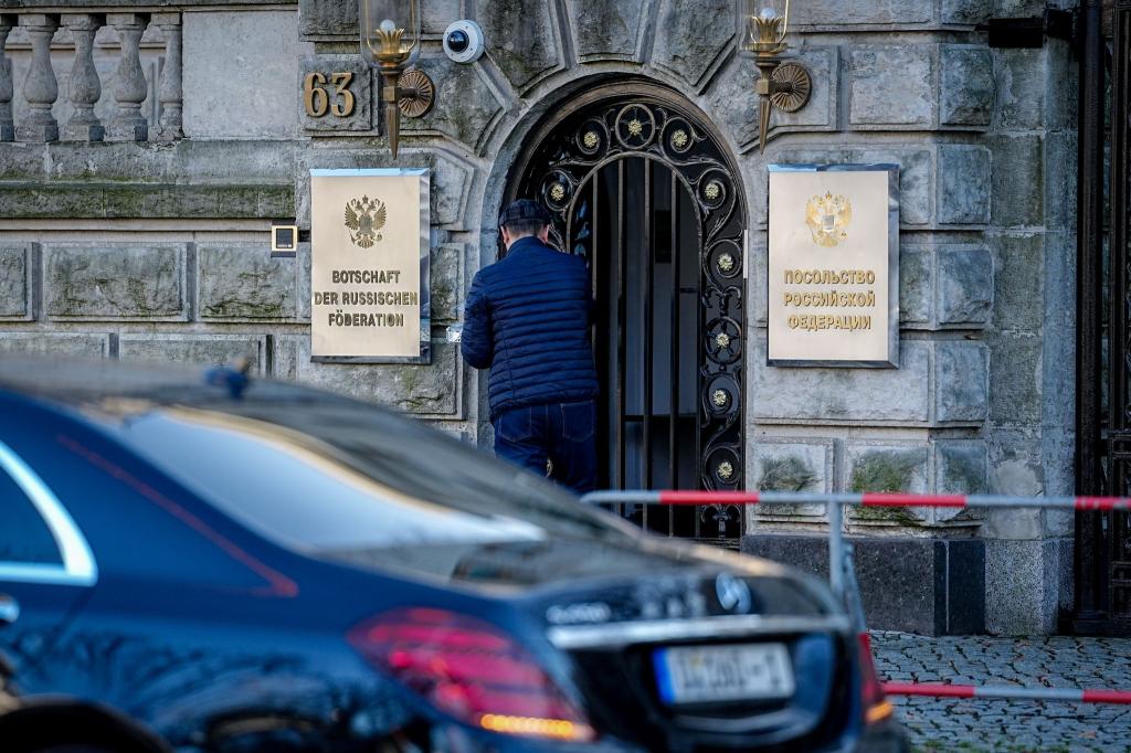 Nach Überzeugung der Bundesregierung gehen die Attacken auf das Konto des russischen Militärgeheimdienstes GRU. - Foto: Kay Nietfeld/dpa