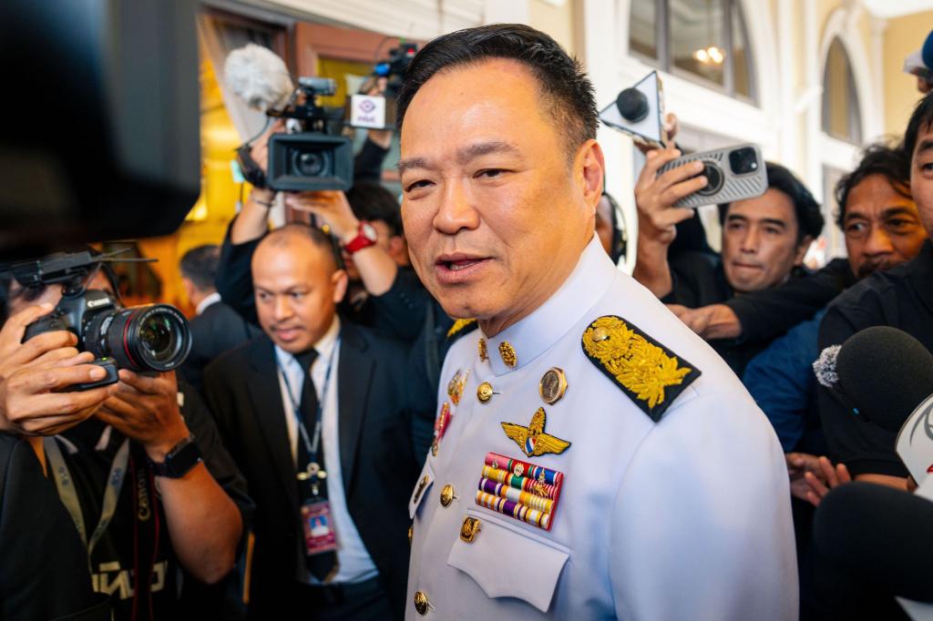 Thailands Regierungschef Anutin Charnvirakul hat die von Donald Trump angekündigte Waffenruhe im Konflikt zwischen Thailand und Kambodscha bislang nicht bestätigt. (Archivfoto) - Foto: Arnun Chonmahatrakool/AP/dpa