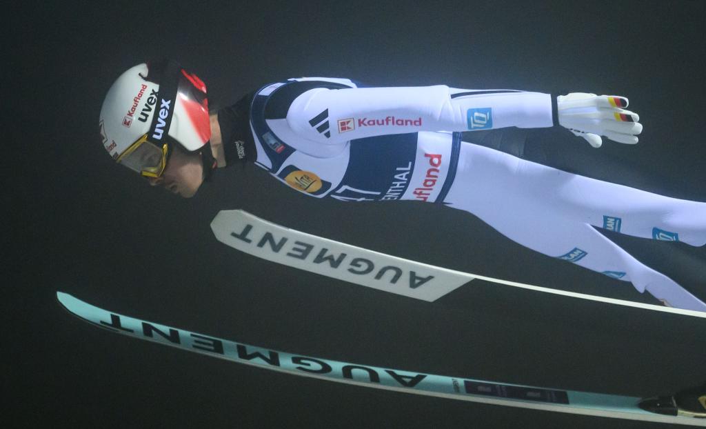 Fliegt aufs Podest: Philipp Raimund. - Foto: Hendrik Schmidt/dpa