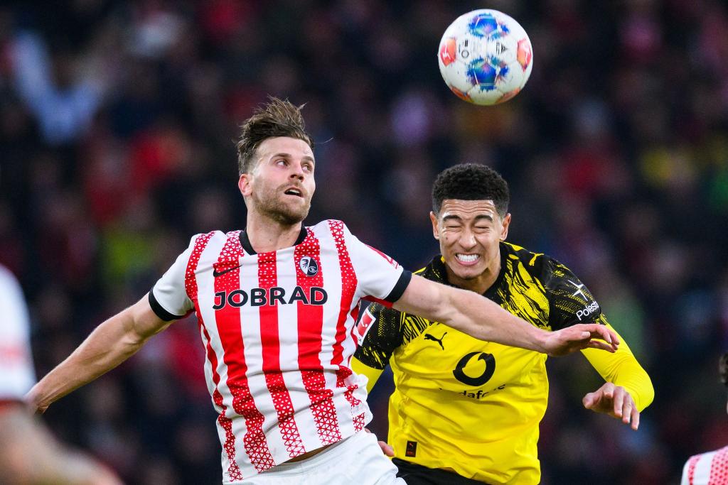 Lucas Höler (l.) traf sehenswert, Jobe Bellingham sah Rot. - Foto: Tom Weller/dpa