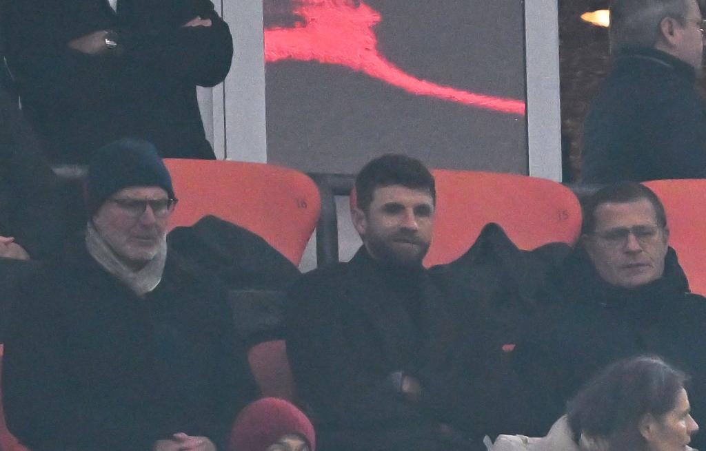 Müller (m) staunte nicht schlecht über den Mainzer Treffer zum 2:1. - Foto: Sven Hoppe/dpa