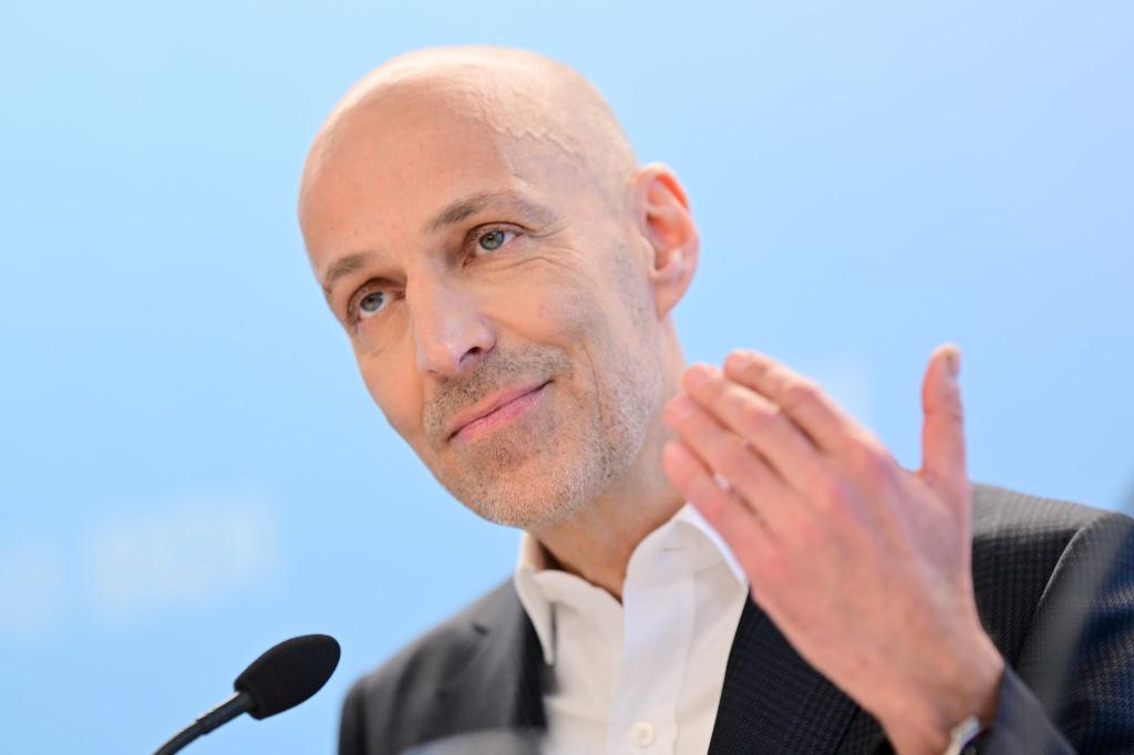 BDI-Präsident Peter Leibinger kritisiert die Bundesregierung. (Archivbild) - Foto: Sebastian Gollnow/dpa