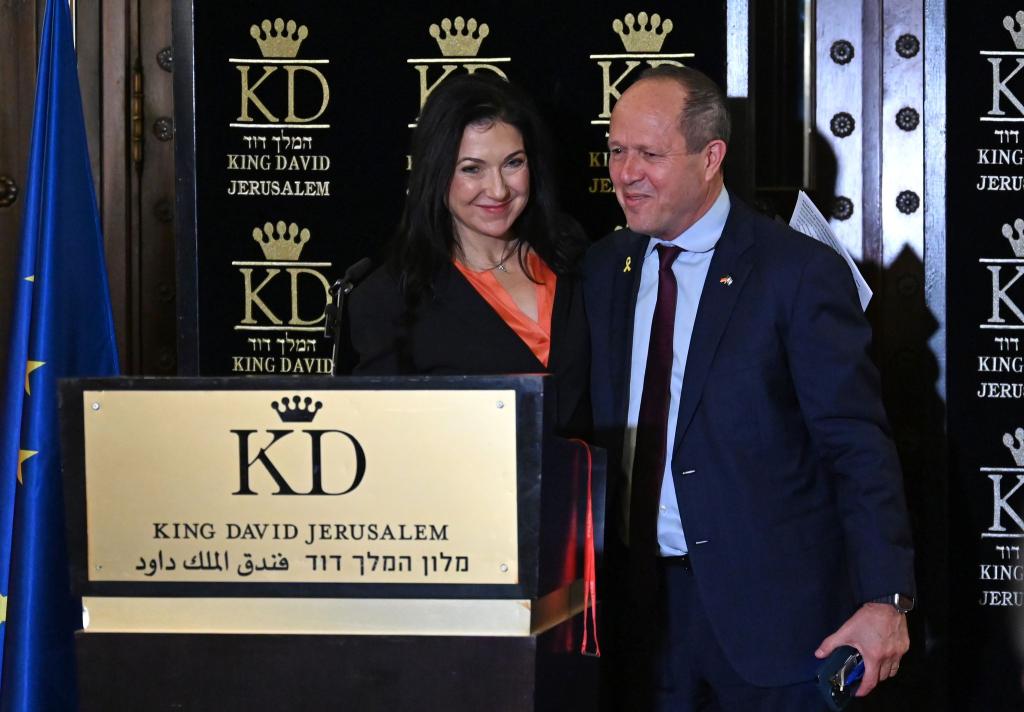 Katherina Reiche (CDU), Bundesministerin für Wirtschaft und Energie, trifft Nir Barkat, Minister für Wirtschaft und Industrie. - Foto: Elisa Schu/dpa