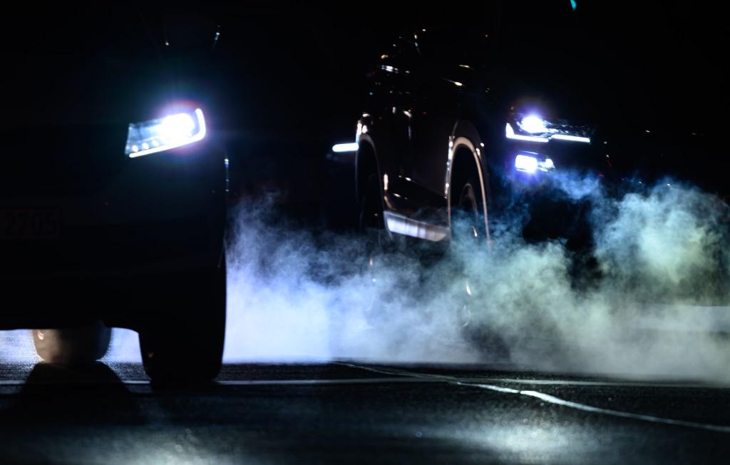 Die EU-Kommission will vom 100-Prozent-Reduktionsziel für Autos beim klimaschädlichen CO2-Ausstoß abrücken. (Symbolbild) - Foto: Robert Michael/dpa