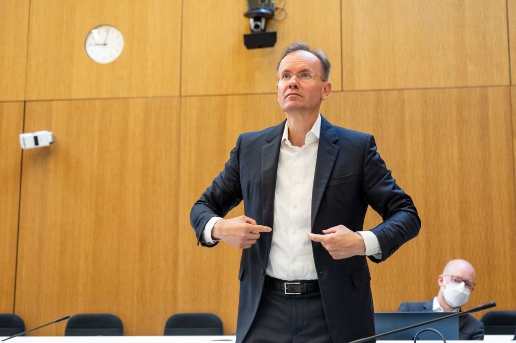 Der frühere Wirecard-Vorstandschef Markus Braun hofft nach wie vor auf einen Freispruch. (Archivbild) - Foto: Lennart Preiss/dpa