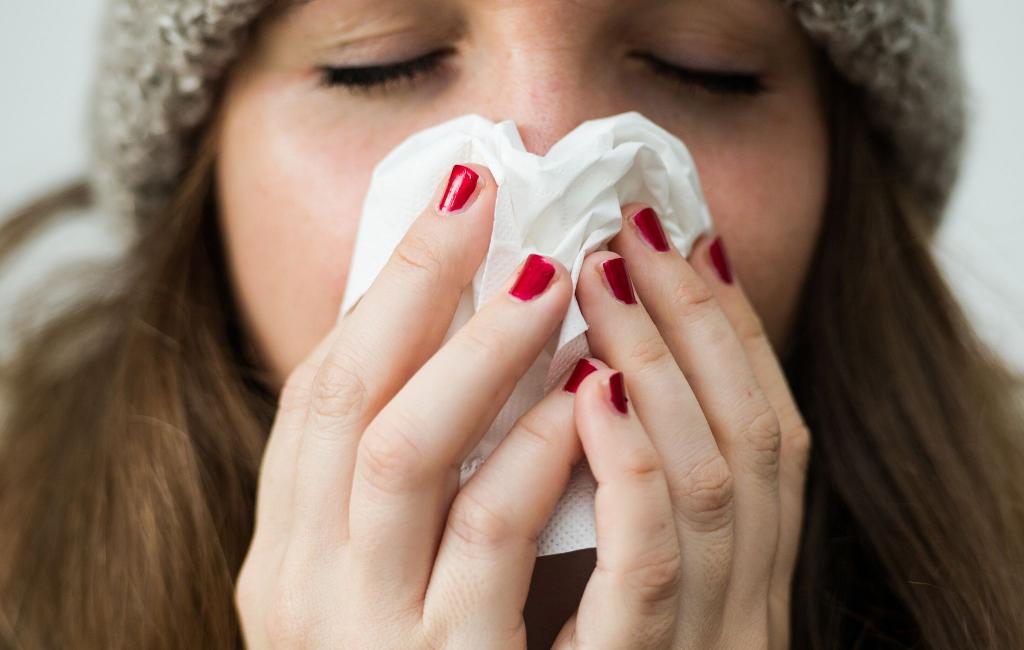 Die jährliche Grippewelle nimmt langsam Fahrt auf. (Symbolbild) - Foto: Christina Sabrowsky/dpa/dpa-tmn