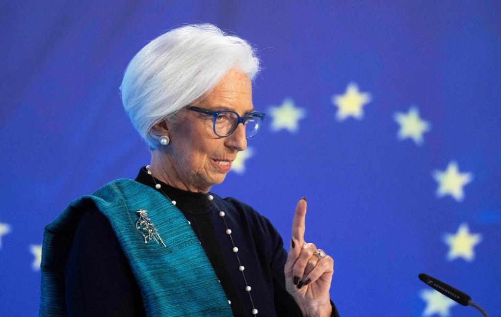 Hält die Notenbank seit Monaten auf unverändertem Kurs: EZB-Präsidentin Christine Lagarde. - Foto: Boris Roessler/dpa