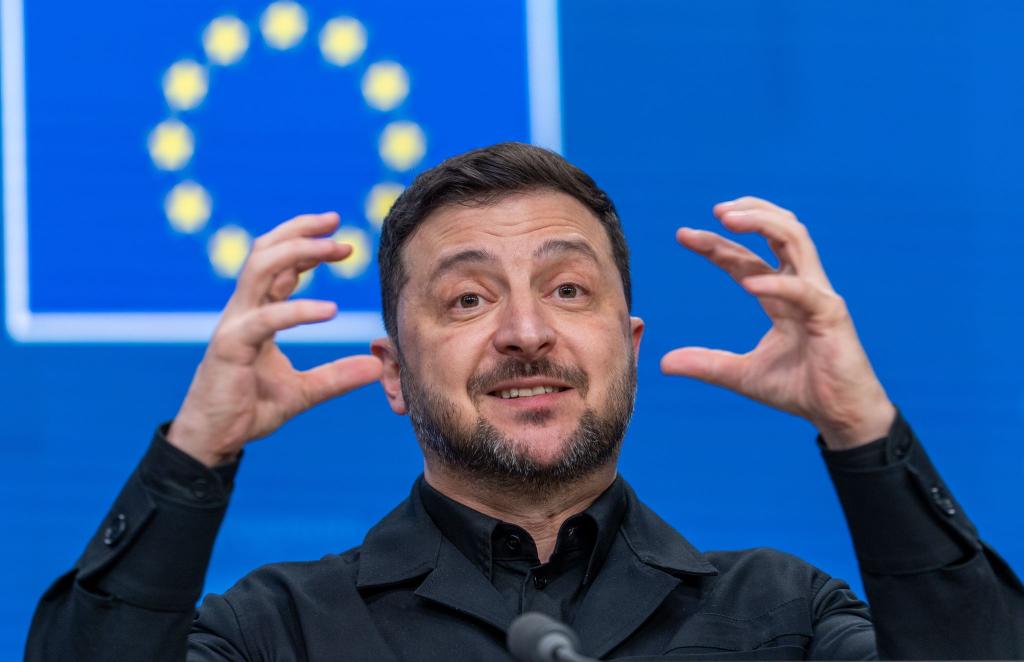 Drängt auf eine schnelle Entscheidung für Geld für sein Land: Der ukrainische Präsident Wolodymyr Selenskyj. - Foto: Michael Kappeler/dpa