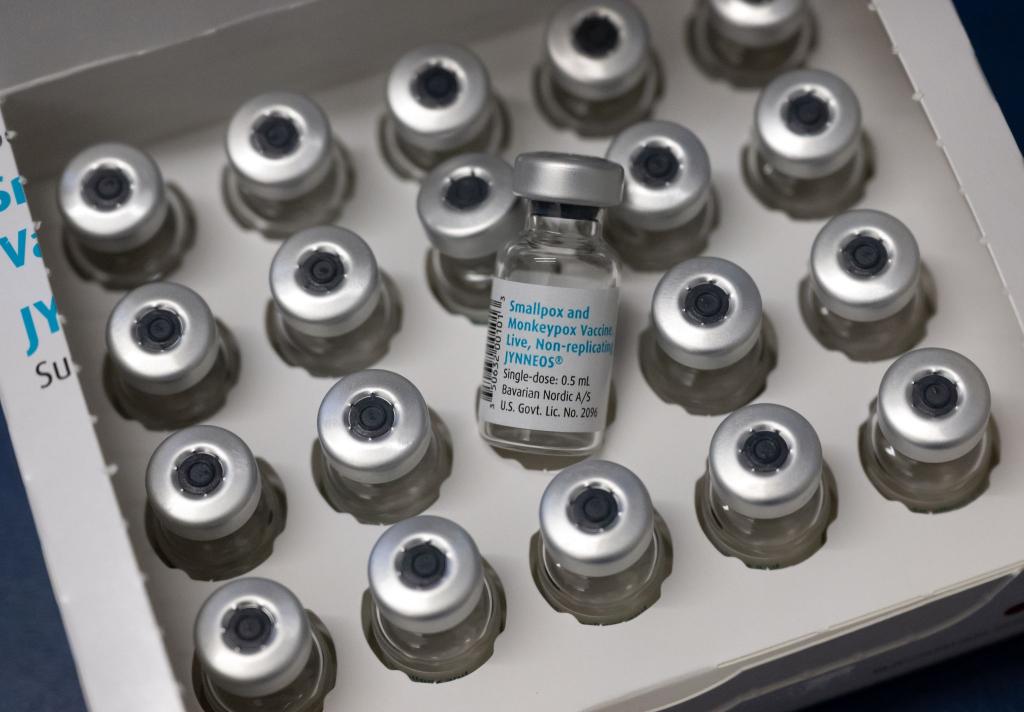 Eine Mpox-Impfung wird auch Sexarbeiterinnen und Sexarbeitern empfohlen. (Symbolbild) - Foto: Sven Hoppe/dpa/dpa-tmn