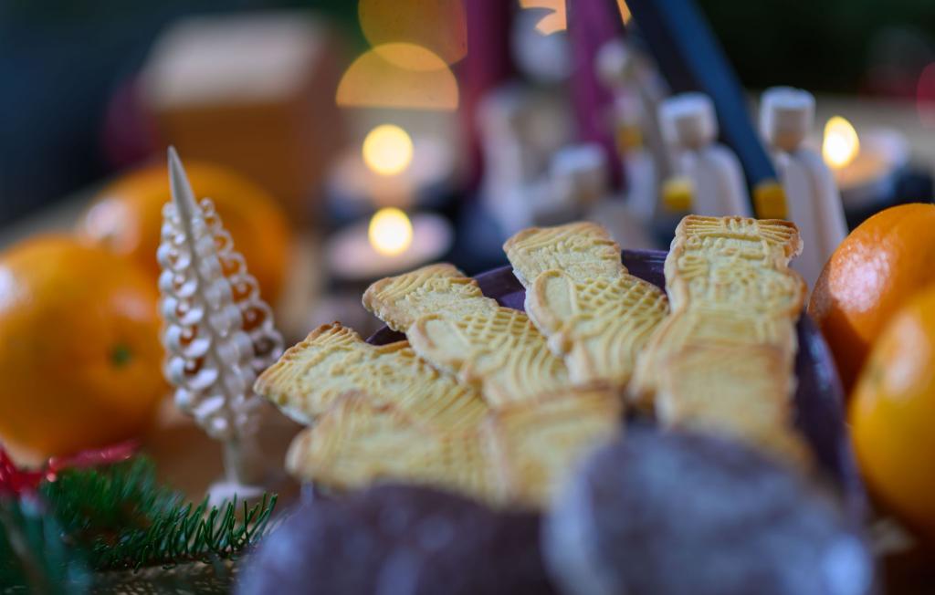Weihnachtsgebäck erfreut sich in Deutschland großer Beliebtheit. - Foto: Hendrik Schmidt/dpa