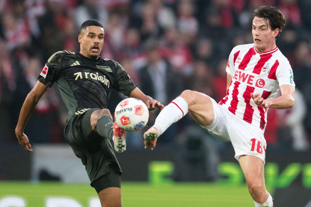 Kölns Kakub Kaminski (r) hatte in der ersten Hälfte zwei Chancen. - Foto: Marius Becker/dpa