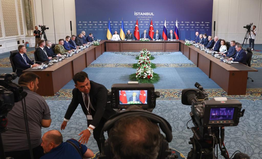 Zuletzt trafen sich Unterhändler Kiews und Moskaus im Sommer, um über Schritte zur Beendigung des Kriegs in der Ukraine zu sprechen. (Archivbild) - Foto: Alexander Ryumin/TASS via ZUMA Press/dpa