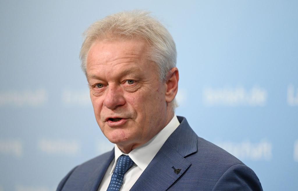 Minister Rainer: Verpflichtende Videoüberwachung für bestimmte Betriebe - Foto: Elisa Schu/dpa