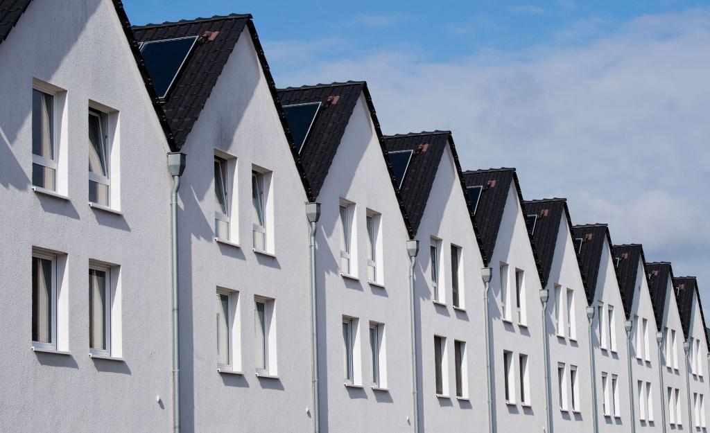 Wohneigentum in Deutschland wird zunehmend teurer. (Symbolbild) - Foto: Julian Stratenschulte/dpa
