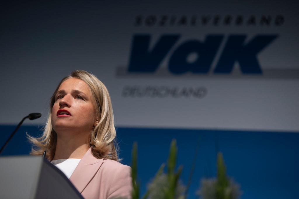 Verbandspräsidentin Verena Bentele: Einsamkeit zu Weihnachten ist schmerzlich. (Archivbild) - Foto: Christophe Gateau/dpa