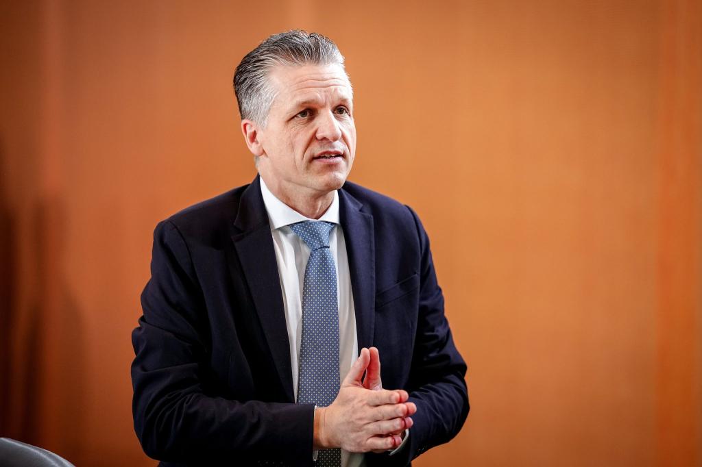 Leistungsabbau im Gesundheitssystem hält Kanzleramtschef Thorsten Frei (CDU) für unumgänglich. (Archivbild) - Foto: Kay Nietfeld/dpa