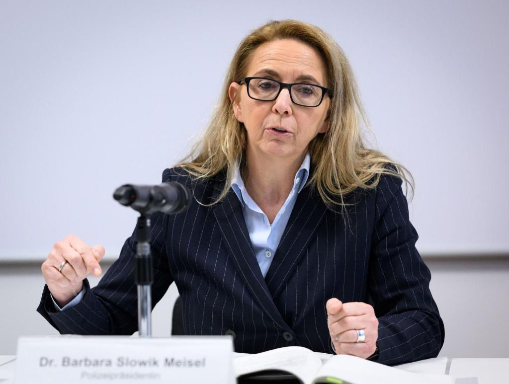 Polizeipräsidentin Barbara Slowik Meisel weist auf den hohen Anteil Jugendlicher bei Gewalttätern hin. (Archivbild) - Foto: Bernd von Jutrczenka/dpa