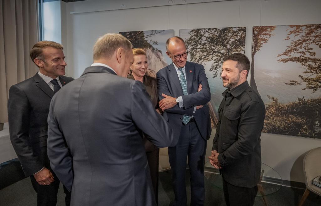 Spricht vor seinem Treffen mit Trump mit europäischen Verbündeten: Der ukrainische Präsident Wolodymyr Selenskyj. - Foto: Michael Kappeler/dpa
