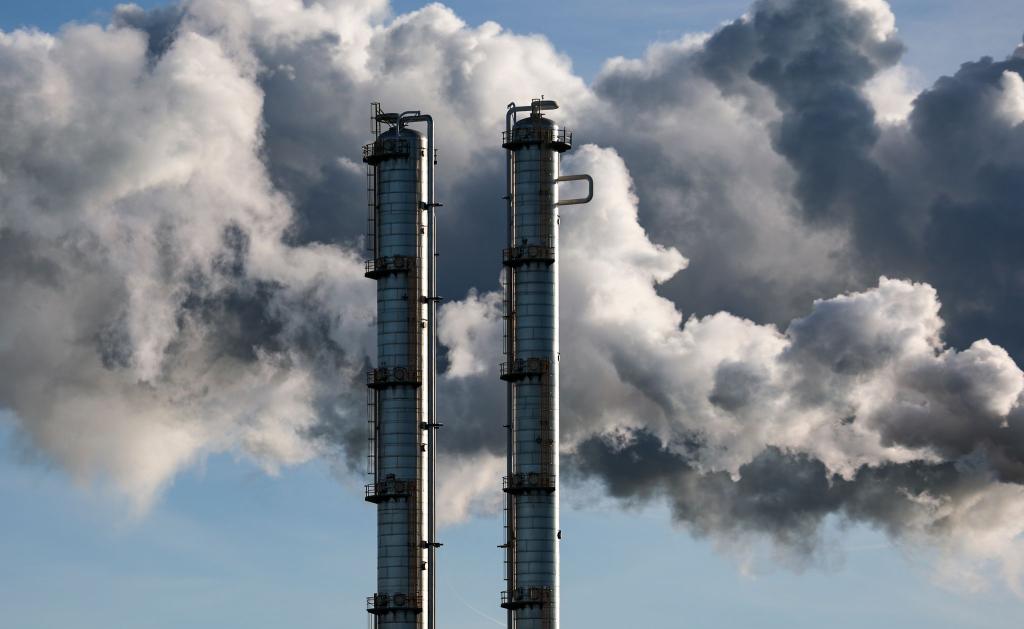 Gut jedes zweite der 100 umsatzstärksten Unternehmen in Deutschland machte von Januar bis September weniger Gewinn. (Symbolbild) - Foto: Jan Woitas/dpa