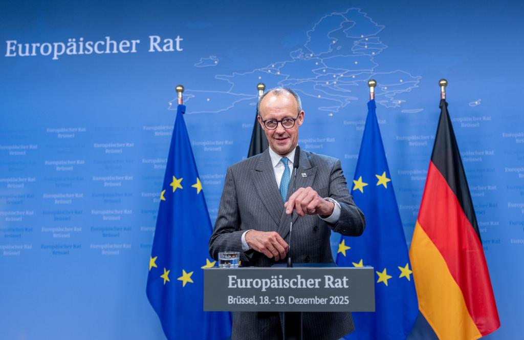 Stärkung des Zusammenhalts Europas: Das ist mit 54 Prozent mit Abstand das Thema, um das sich die Bundesregierung von Kanzler Friedrich Merz (CDU) im neuen Jahr besonders kümmern sollte. - Foto: Michael Kappeler/dpa