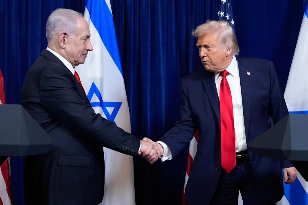 US-Präsident Trump und Israels Premier Netanjahu sehen den Iran weiter als Bedrohung. - Foto: Alex Brandon/AP/dpa