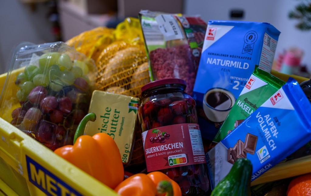 Einige Lebensmittel sind derzeit deutlich günstiger als Ende 2024. (Symbolbild) - Foto: Hendrik Schmidt/dpa