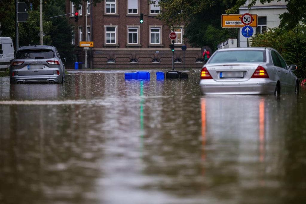 Im zu Ende gehenden Jahr gab es nach einer ersten Schätzung weniger Unwetterschäden in Deutschland. (Archivbild) - Foto: Christoph Reichwein/dpa