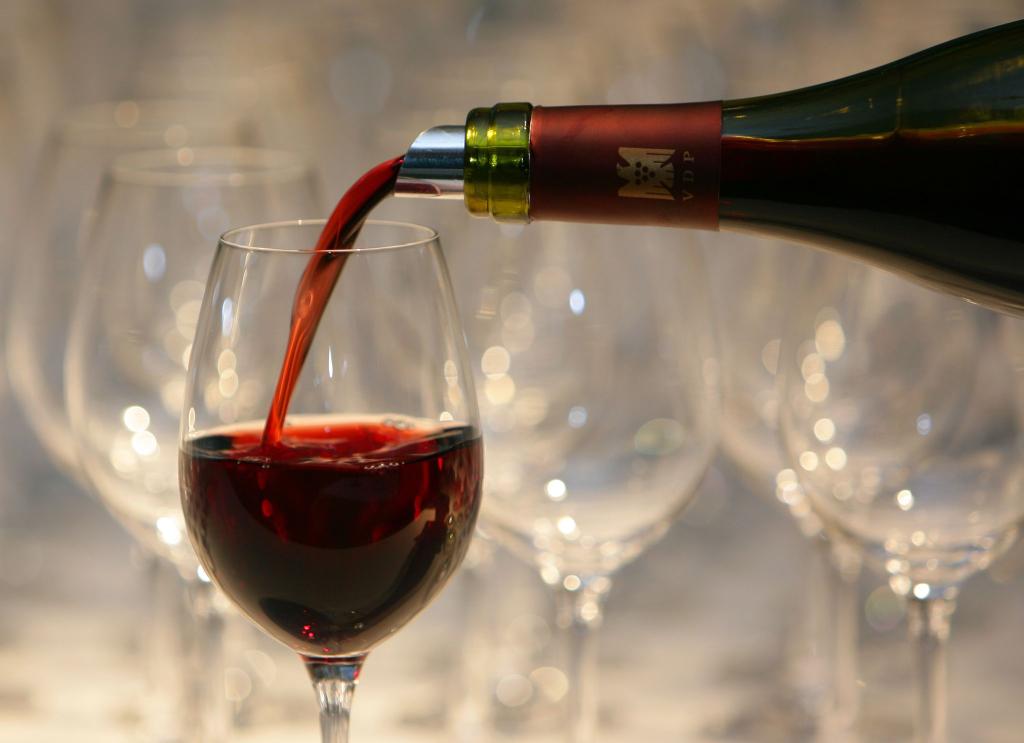 Italienischen Wein gibt es künftig auch ohne Alkohol. - Foto: picture alliance / dpa
