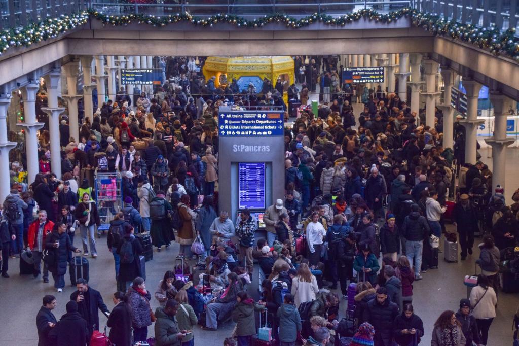 Die vorübergehende Sperrung des Eurotunnels dürfte vielen Menschen die Silvesterpläne durchkreuzt haben. - Foto: Vuk Valcic/ZUMA Press Wire/dpa