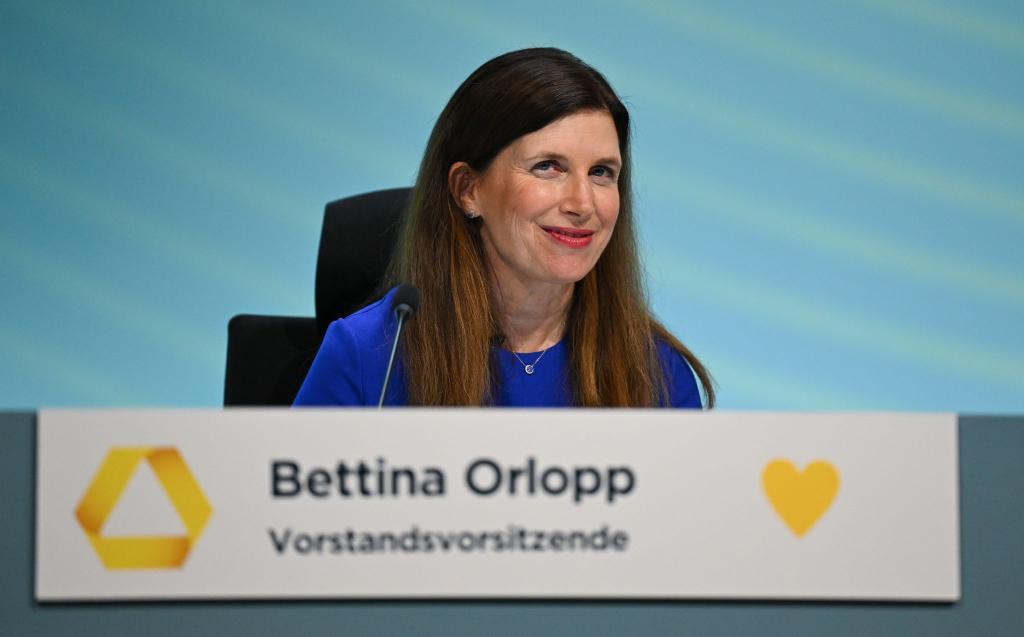 Commerzbank-Chefin Bettina Orlopp ist eine von nur vier Frauen an der Spitze eines Dax-Konzerns. (Archivbild) - Foto: Arne Dedert/dpa