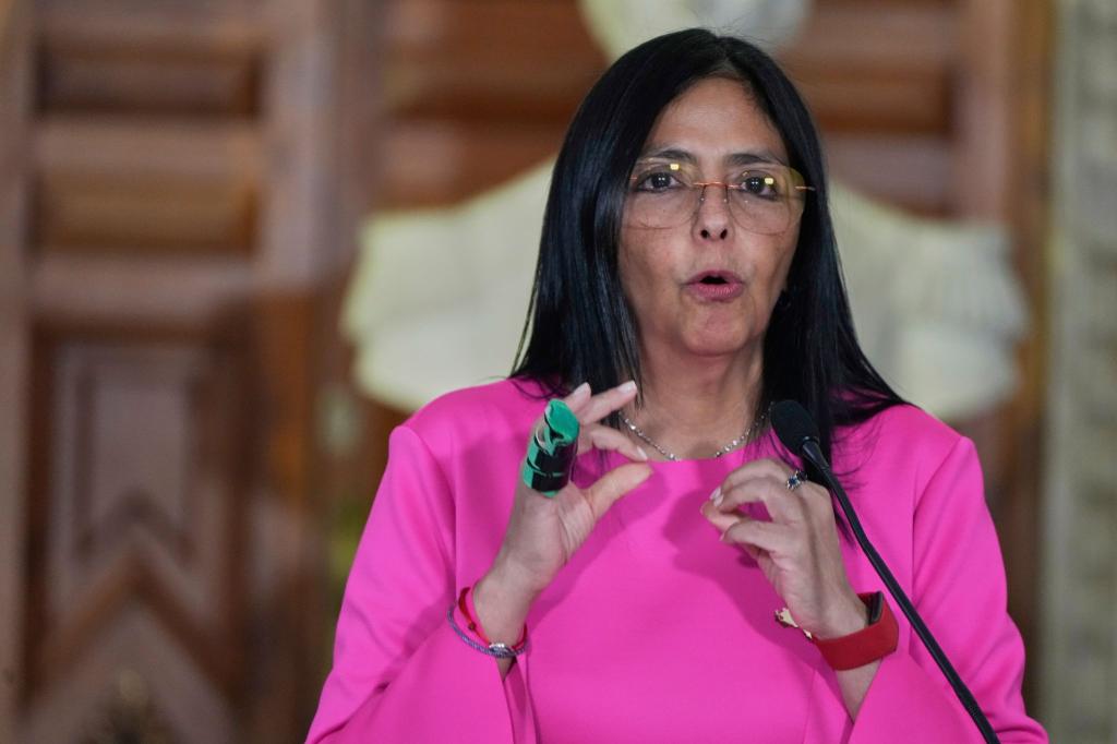 Nach der Gefangennahme des venezolanischen Präsidenten Nicolás Maduro durch die USA ist Vizepräsidentin Delcy Rodríguez laut Verfassung mit der Staatsführung beauftragt. - Foto: Ariana Cubillos/AP/dpa