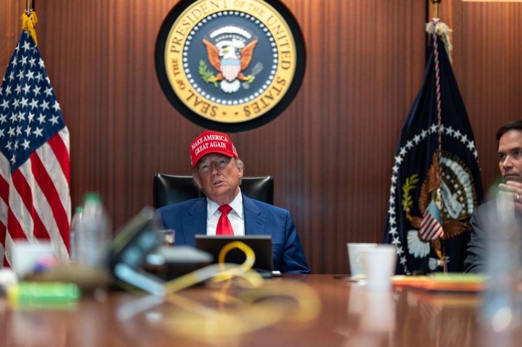 US-Präsident Donald Trump hat den Einsatz am Samstag nach eigenen Angaben live verfolgt. (Archivbild) - Foto: -/The White House via AP/dpa