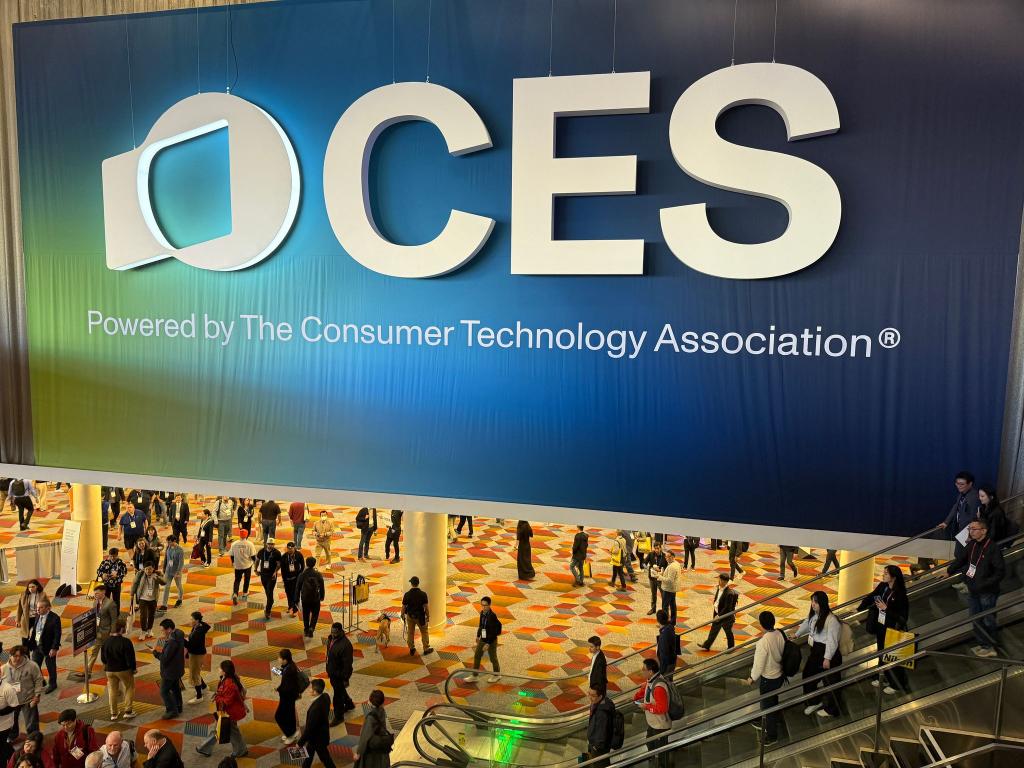 Samsung will mit dem massiven KI-Einsatz seine Konkurrenten auf Abstand halten, kündigte der südkoreanische Elektronikriese auf der CES an. - Foto: Christoph Dernbach/dpa