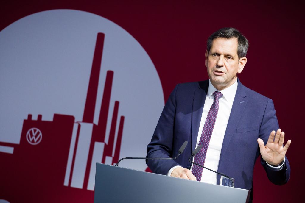 Niedersachsen hält 20 Prozent der Stimmrechte im VW-Konzern. Ministerpräsident Lies sitzt für das Land im Aufsichtsrat. (Archivbild) - Foto: Moritz Frankenberg/dpa