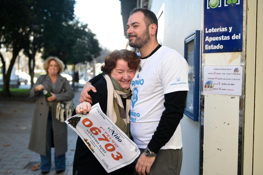 Der Hauptgewinn bei der diesjährigen Jesuskind-Lotterie entfällt dieses Jahr auf die Losnummer 06.703. - Foto: Víctor Fernández/EUROPA PRESS/dpa