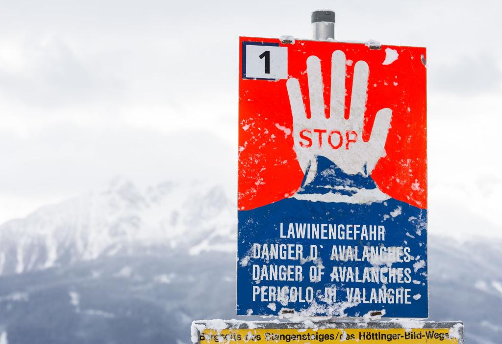 Fachleute warnen vor großen Lawinen. (Archivbild) - Foto: Jakob Gruber/APA/dpa
