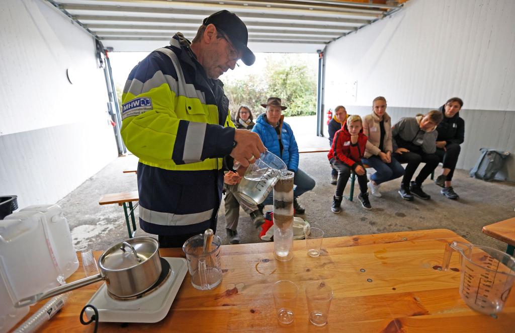 Kenntnisse für einfache Selbsthilfe-Tricks können über Krisenzeiten helfen. (Archivfoto) - Foto: Uwe Lein/dpa