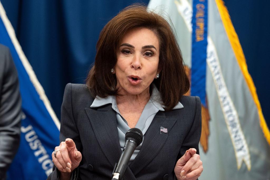 Staatsanwältin Jeanine Pirro ist seit langem als Unterstützerin von US-Präsident Donald Trump bekannt. (Archivbild) - Foto: Cliff Owen/FR170079 AP/dpa