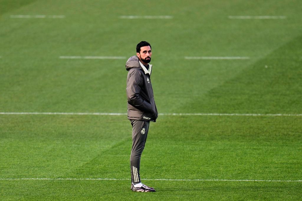 Alvaro Arbeloa leitet das Training bei Real Madrid. - Foto: Manu Fernandez/AP/dpa