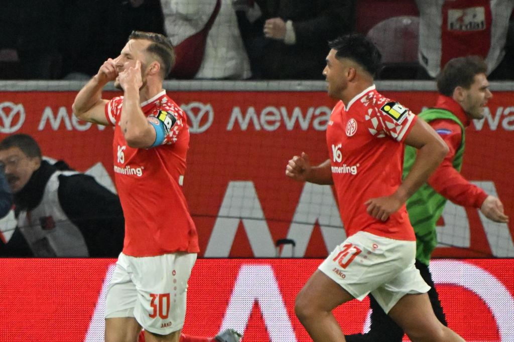 Silvan Widmer ließ Mainz jubeln. - Foto: Torsten Silz/dpa